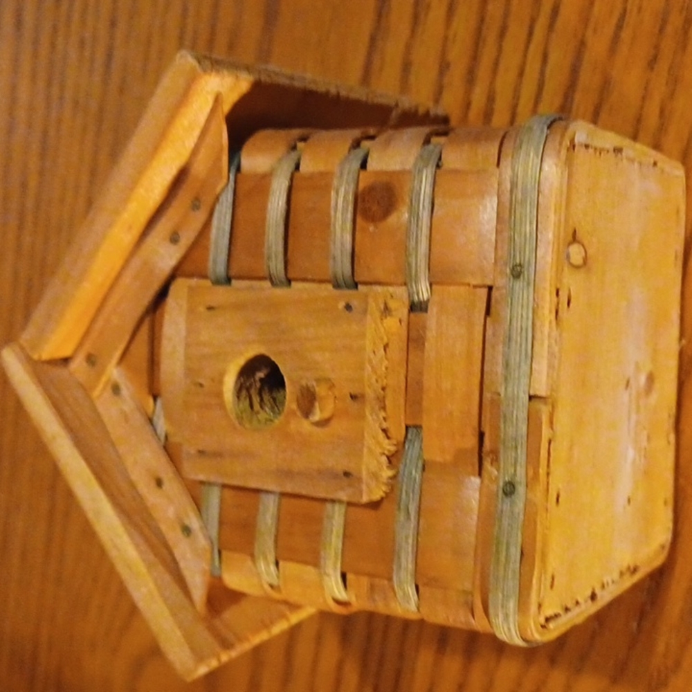 Birdhouse - Picture 2 of 4